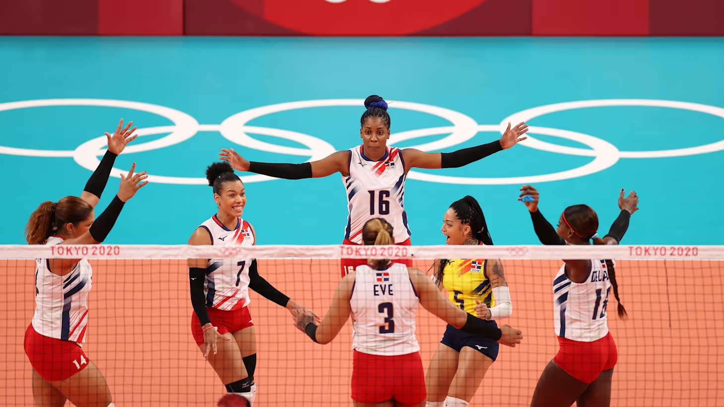 Competición de Voleibol - Partido intenso